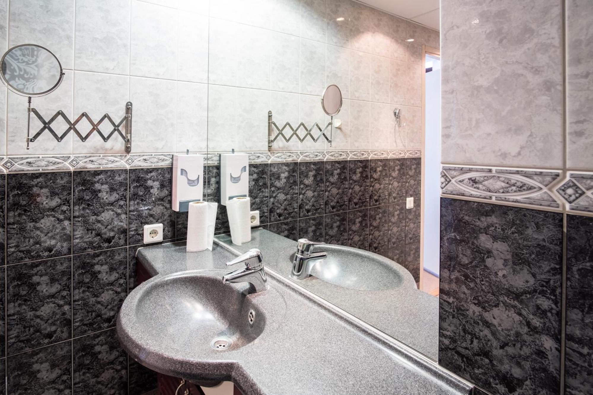 Dream Stay - Five Bedroom Penthouse In Old Town Tallinn Exterior photo